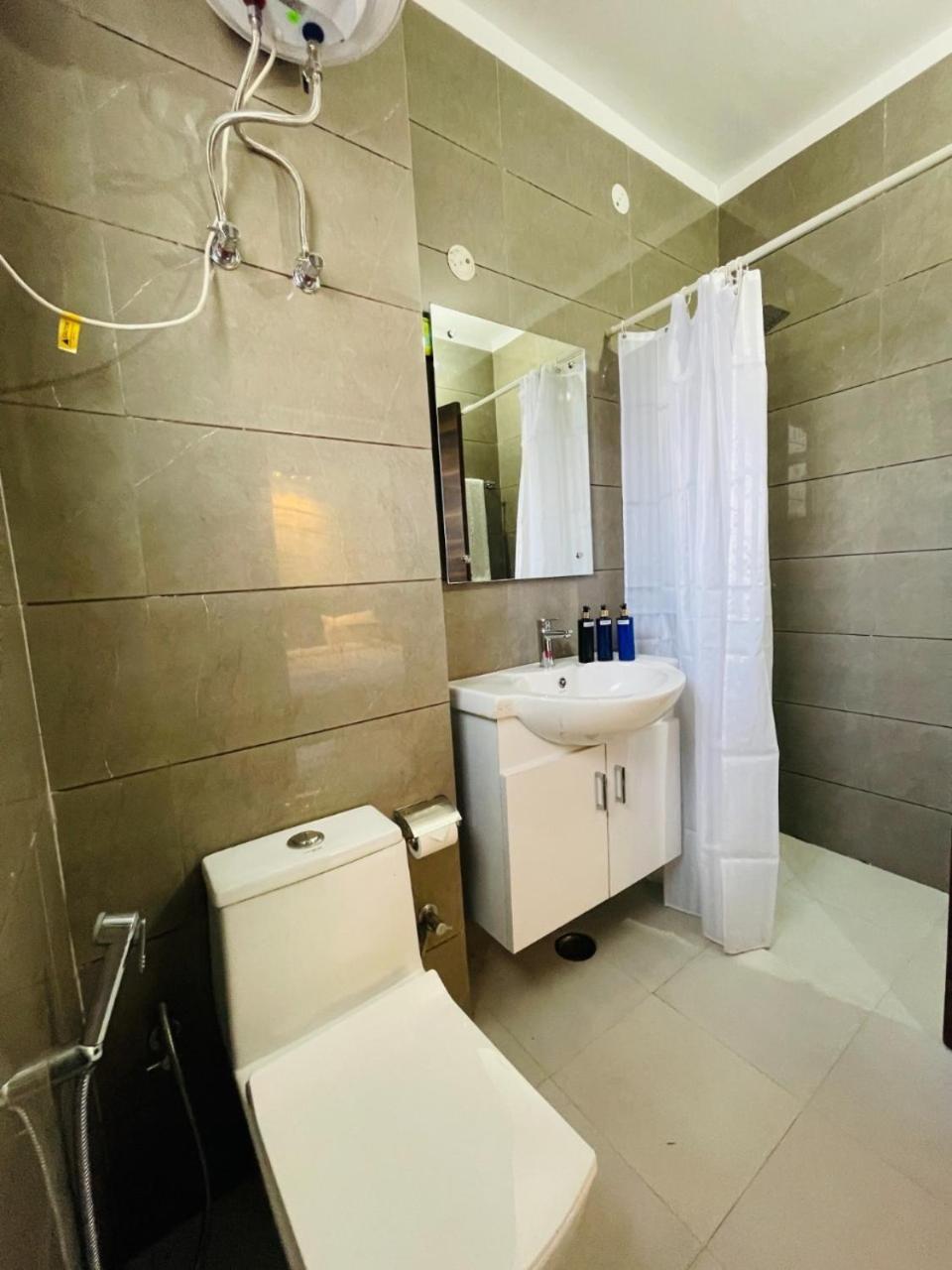Bedchambers Medicity Serviced Apartments In 구르가온 외부 사진